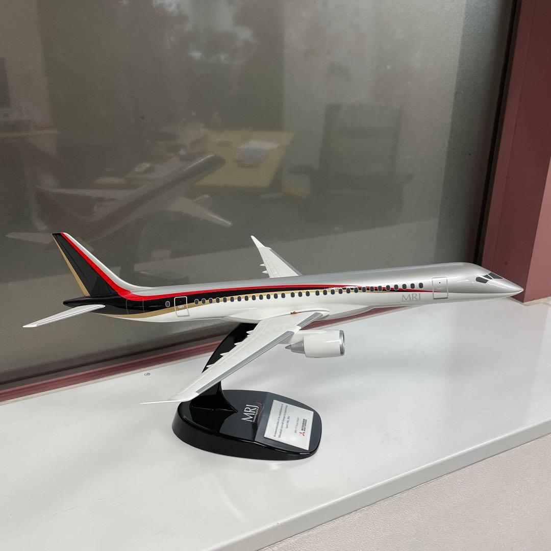 g*_様 Mitsubishi MRJ 1/72スケールモデル