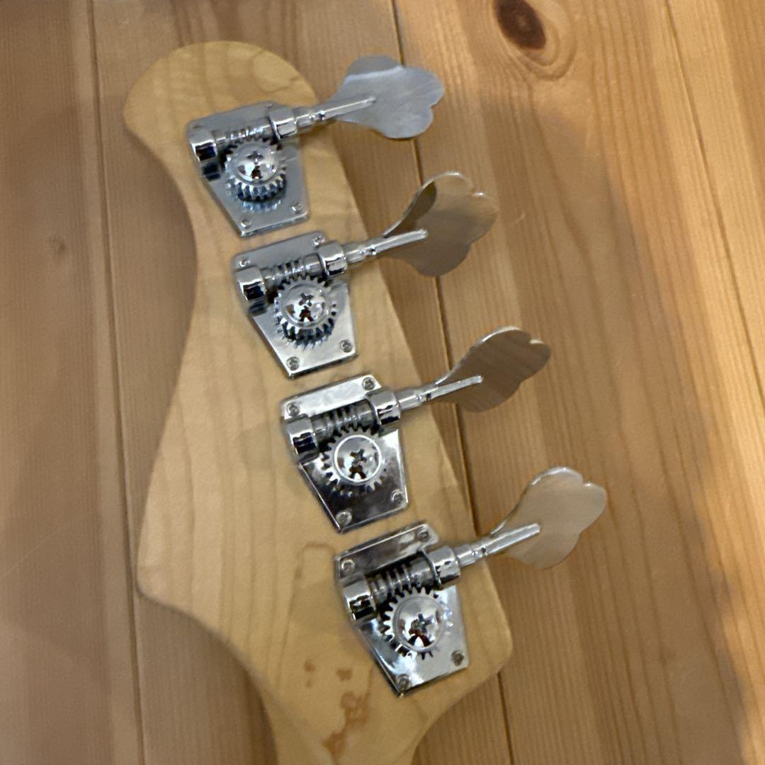 Bacchus Universe Series Jazz Bass 黒　トラ目