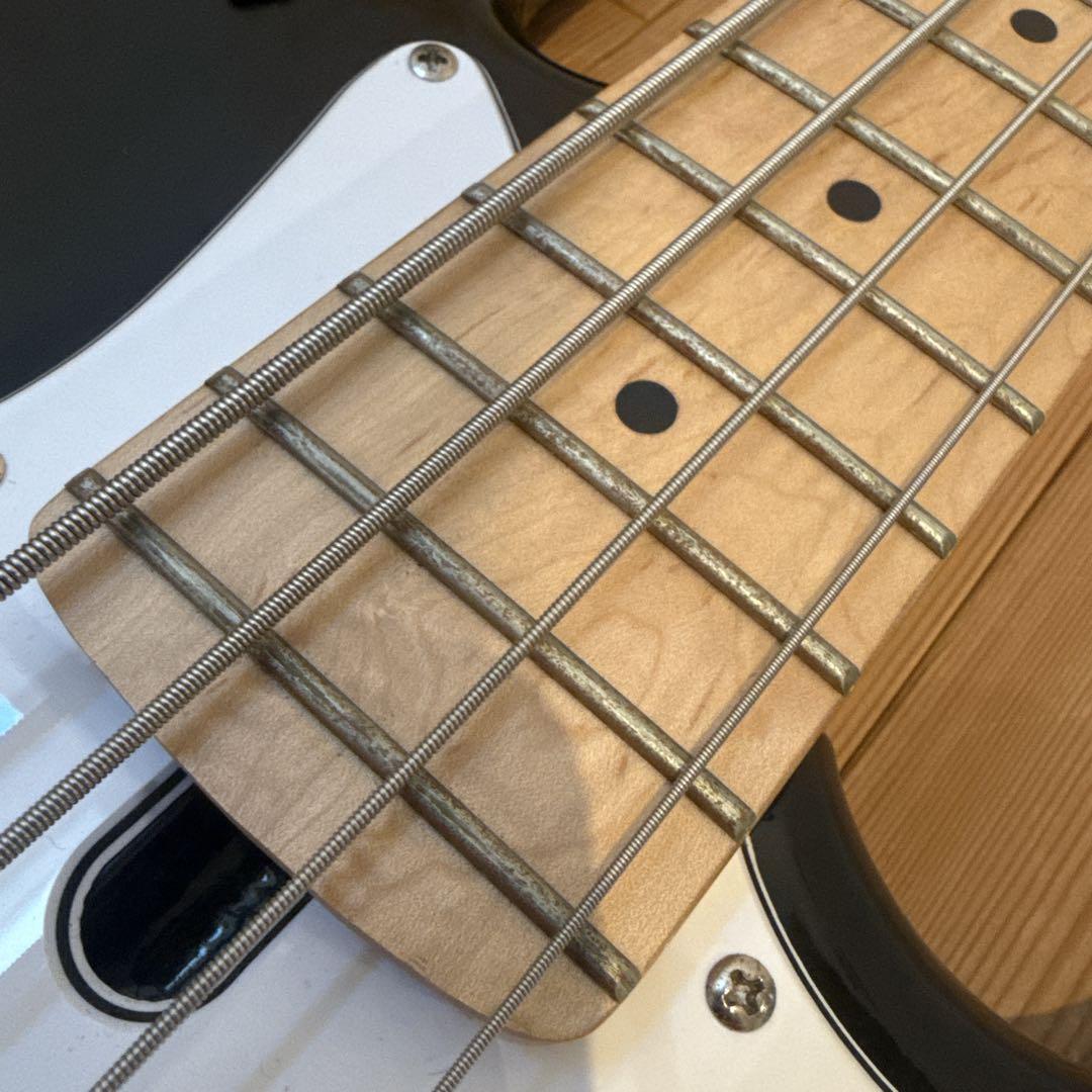 Bacchus Universe Series Jazz Bass 黒　トラ目