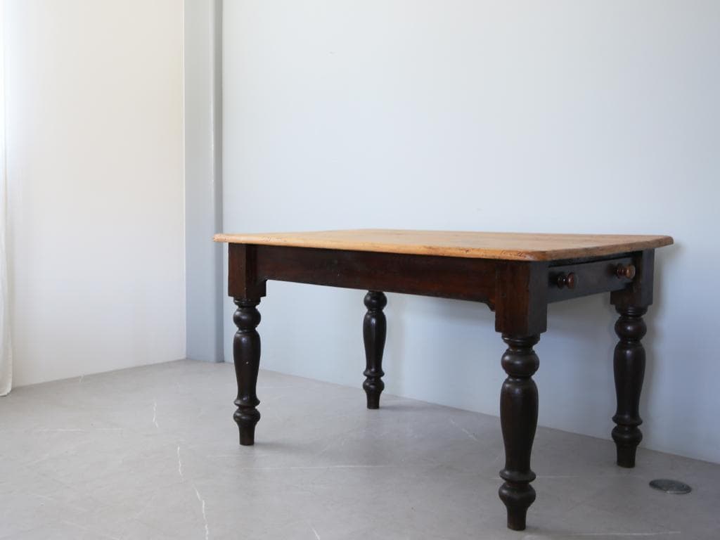 イギリスアンティークオールドパイン材の古木ダイニングテーブル/木製机(72-75