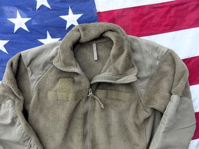米軍実物　ポーラテックフリースジャケット　S-R　コヨーテ ECWCS　131