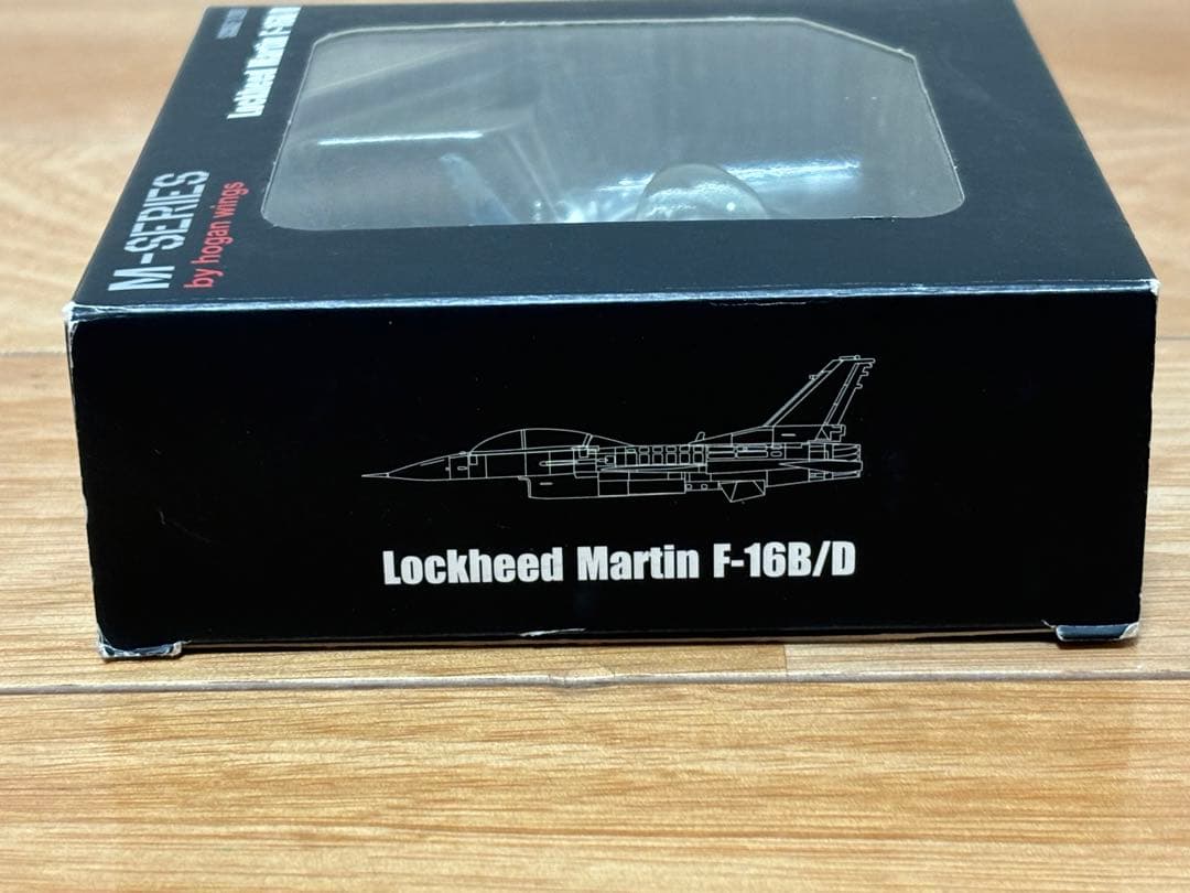 ホーガンウイング 1/200 F-16D 18th AGRS BlueFoxes