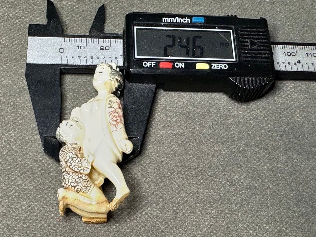 極上　根付　天然素材　アンティーク　和彫　置物　骨董　飾り物　古美術品　 置物