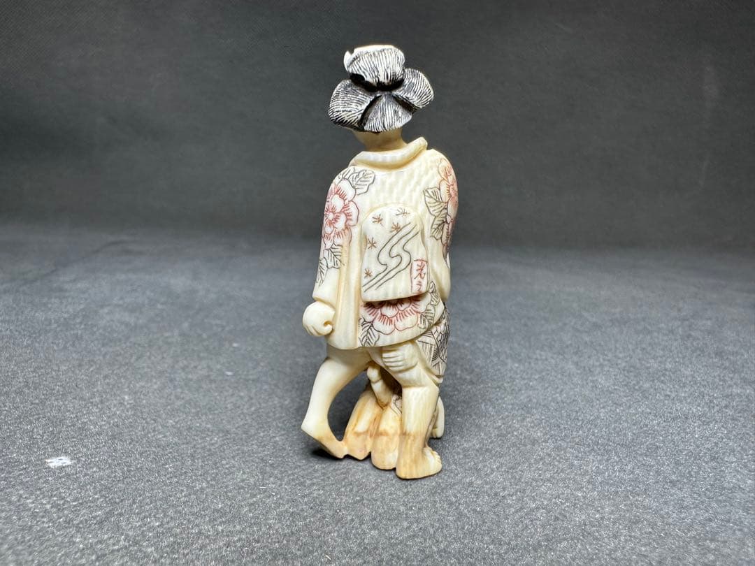 極上　根付　天然素材　アンティーク　和彫　置物　骨董　飾り物　古美術品　 置物