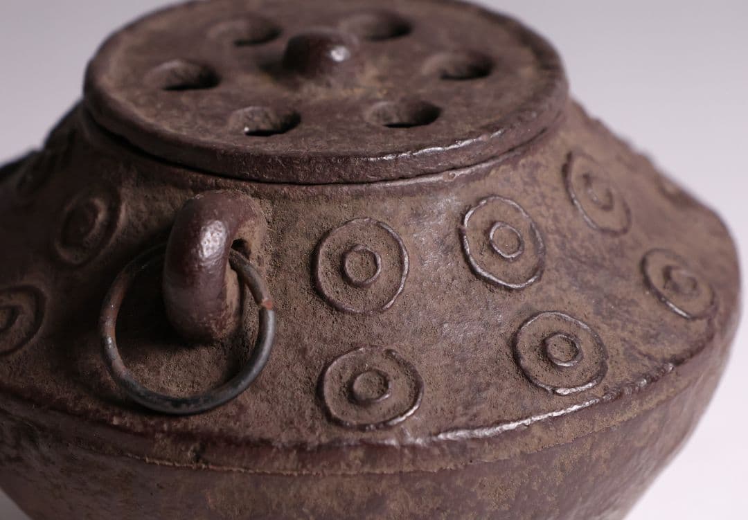 大國造 丸形香炉 三足 耳付 鉄製 共箱 香爐 時代【MB25】