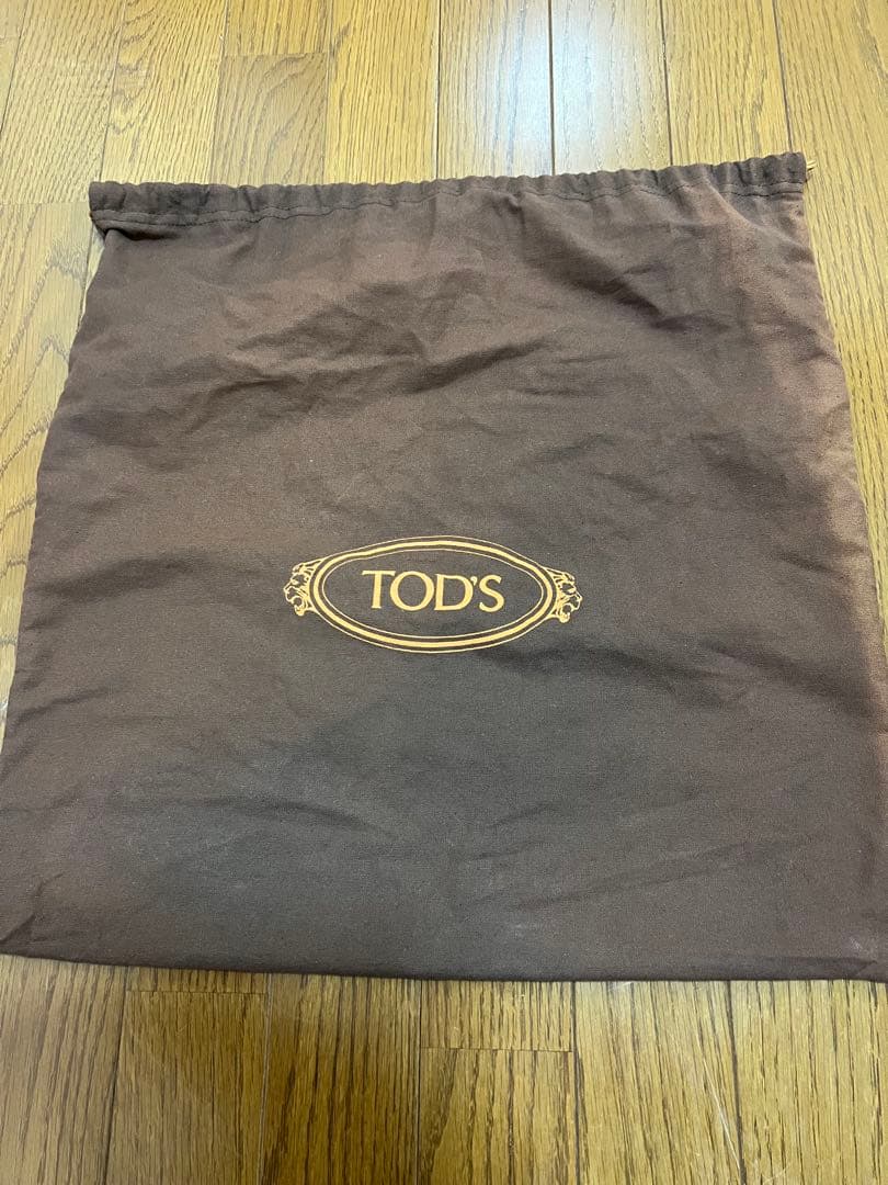 黒いレザーショルダーバッグ