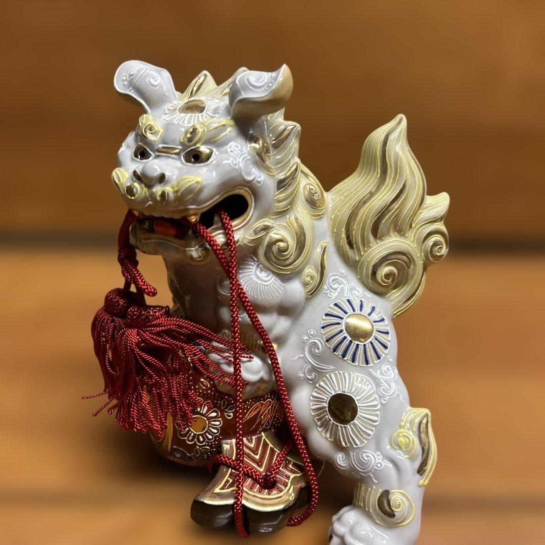 獅子の陶器置物 白金装飾