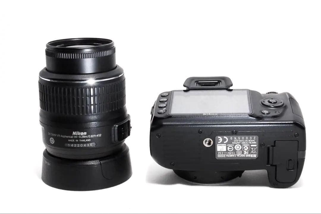 紅葉もキレイに撮れる✨ Nikon D3000 レンズキット 初心者も安心♥️