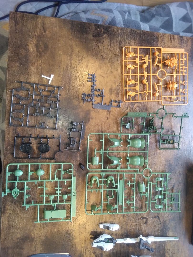 ゆき2256　ガンプラ3個とガンプラジャンク四点等