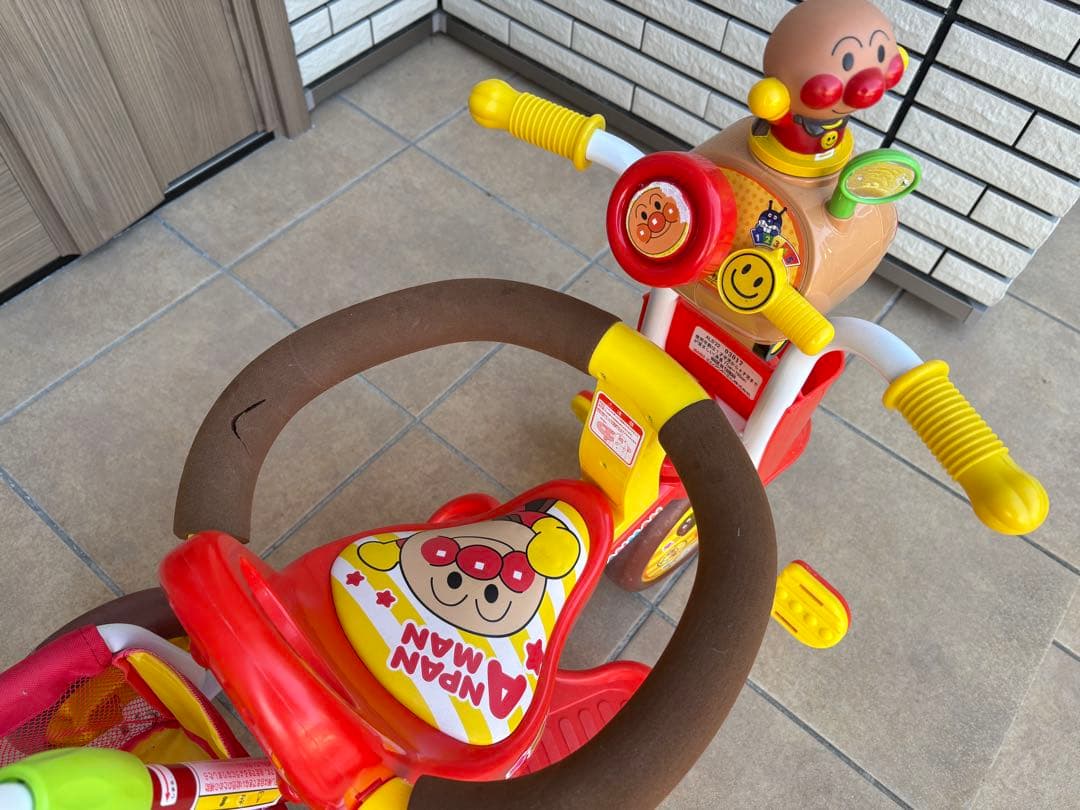 【人気キャラ】アンパンマン 三輪車｜安全バー・押し棒付き
