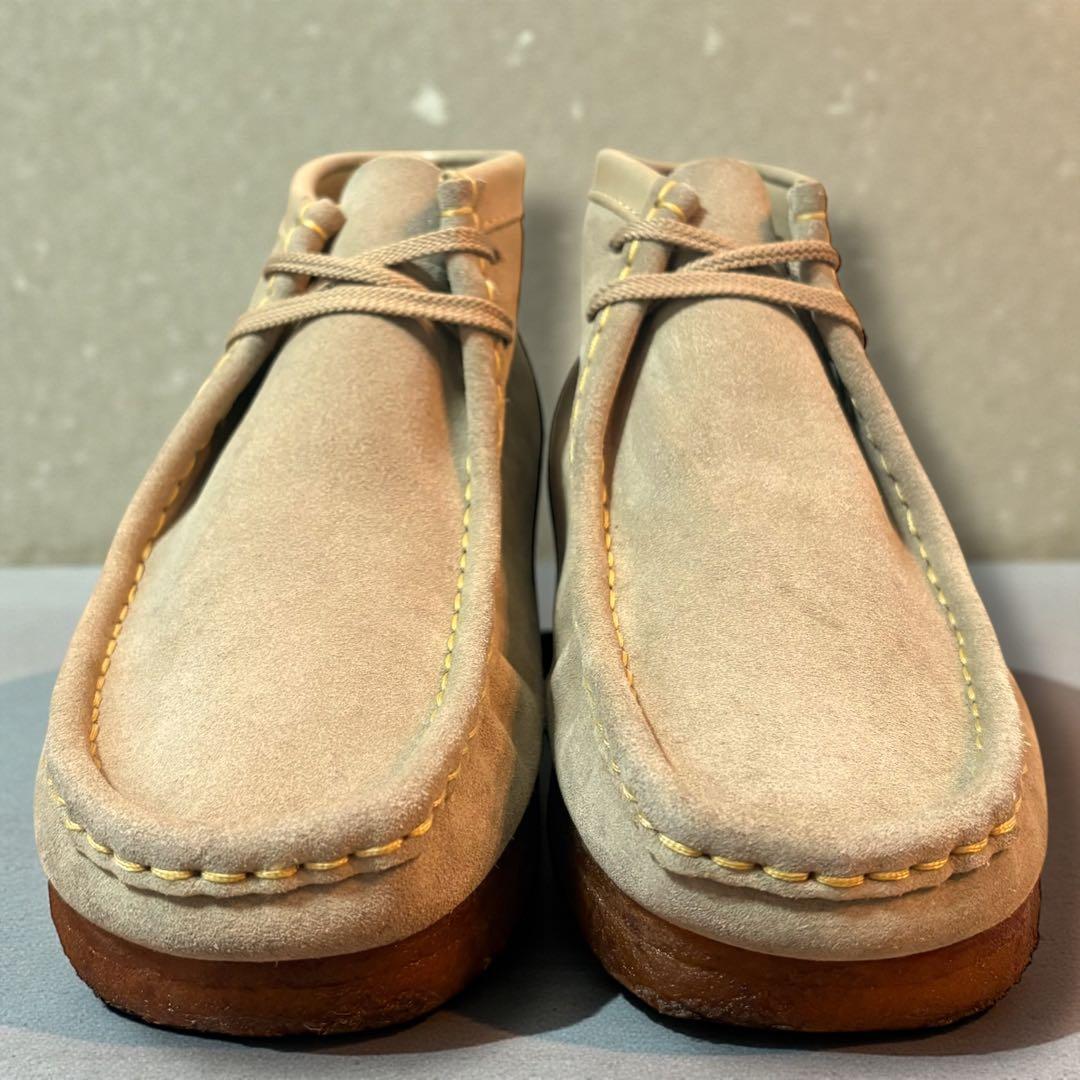 【定番カジュアル】クラークスオリジナルス　ワラビーブーツ　サンドスエード