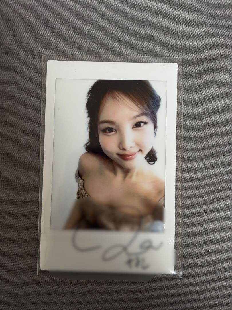 TWICE ナヨン　サイン入り　ソロポラ