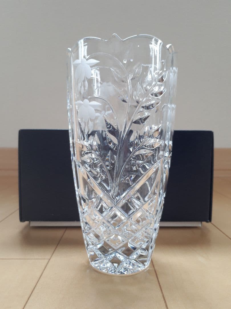カガミクリスタル花瓶F701 メイドインスロバキア　クリスタル製　昭和レトロ