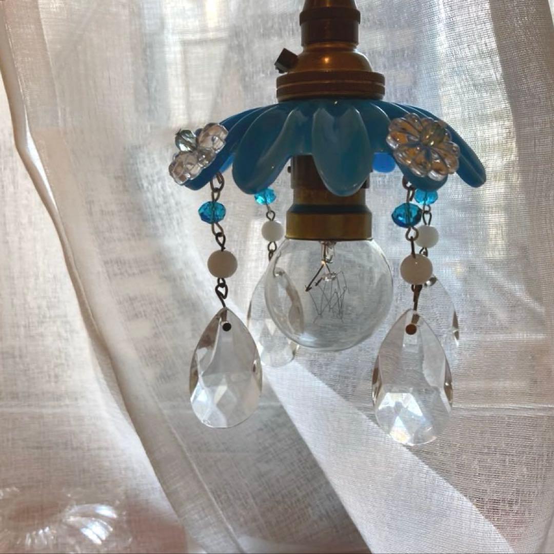 ミニシャンデリア　１９世紀　フランス　オパールセント　アンティーク　超ミニ