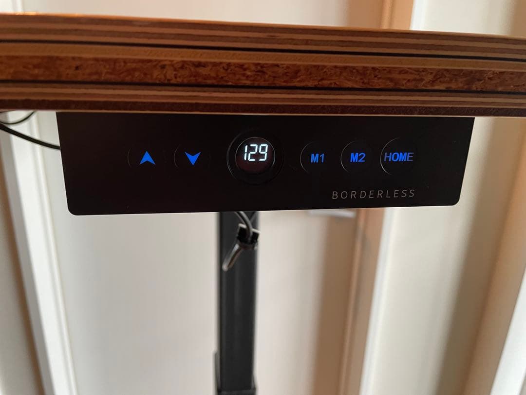 BORDERLESS FeEL 電動スタンディングデスク