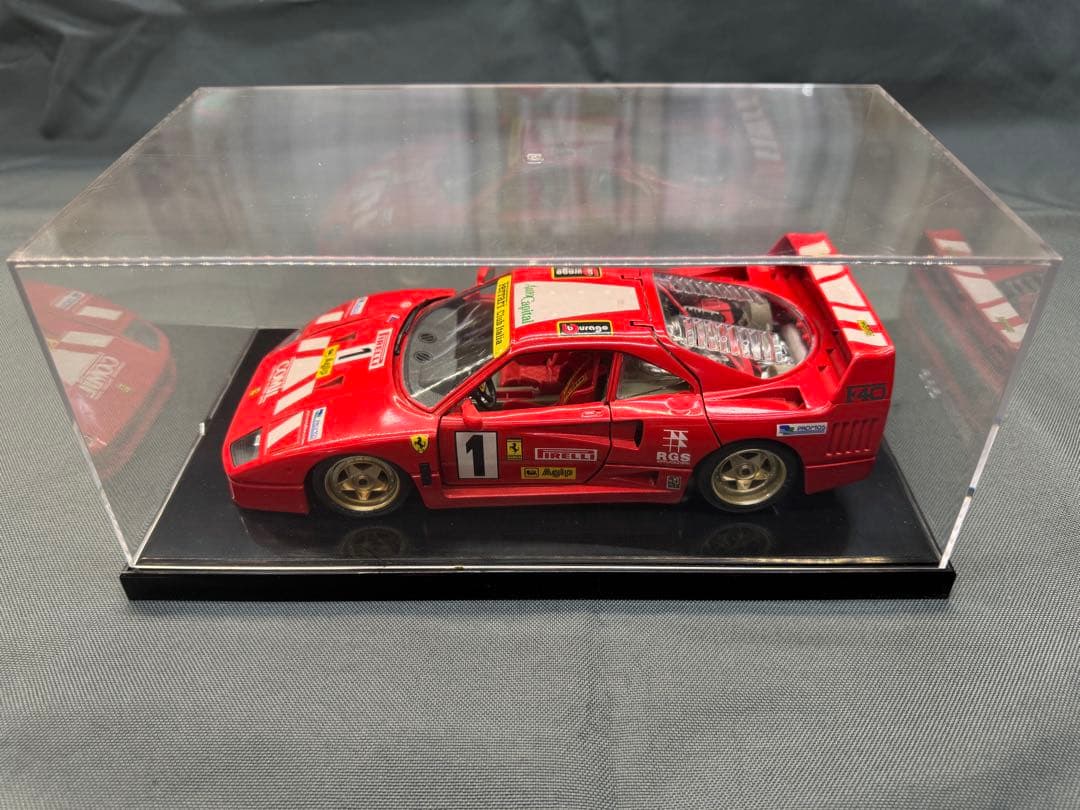 Ferrari F40 1/18スケール ミニカー