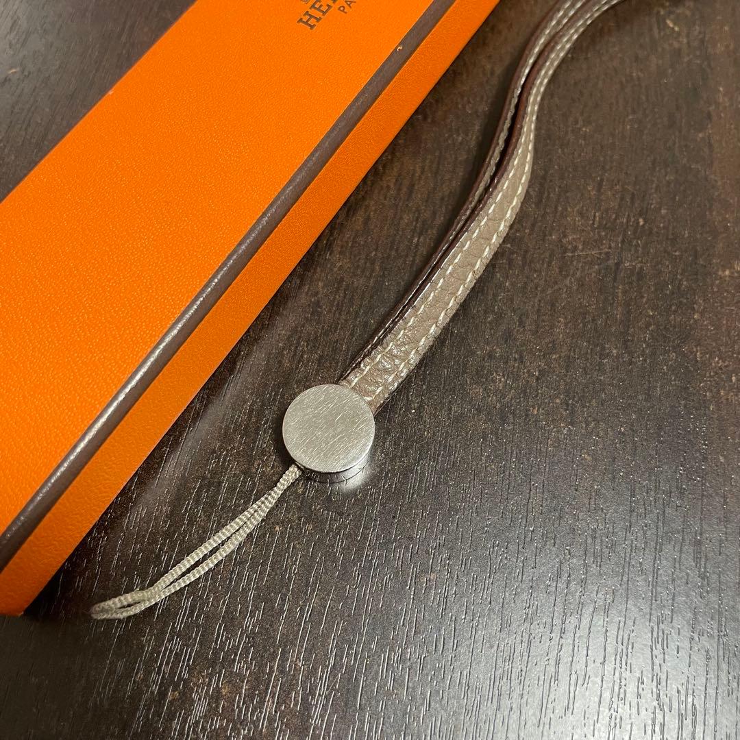 エルメス　ネックストラップ