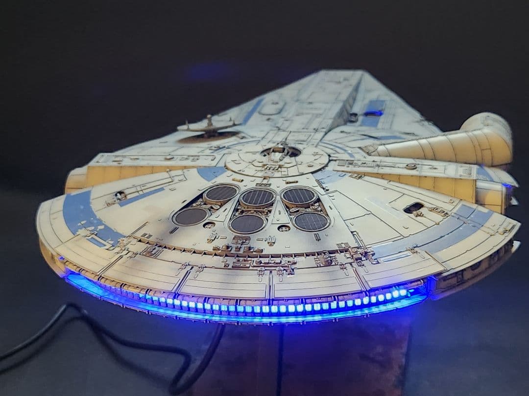 スター・ウォーズ ミレニアム・ファルコン(ランドVer.）塗装済み完成品