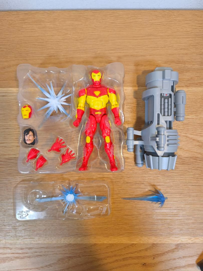 アイアンマン　モジュラーアーマー　プロトンキャノン　マーベルレジェンド 開封品