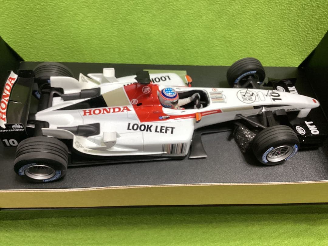 ミニチャンプス 新品 BARホンダ 佐藤琢磨 3,000台限定9×7×26cm