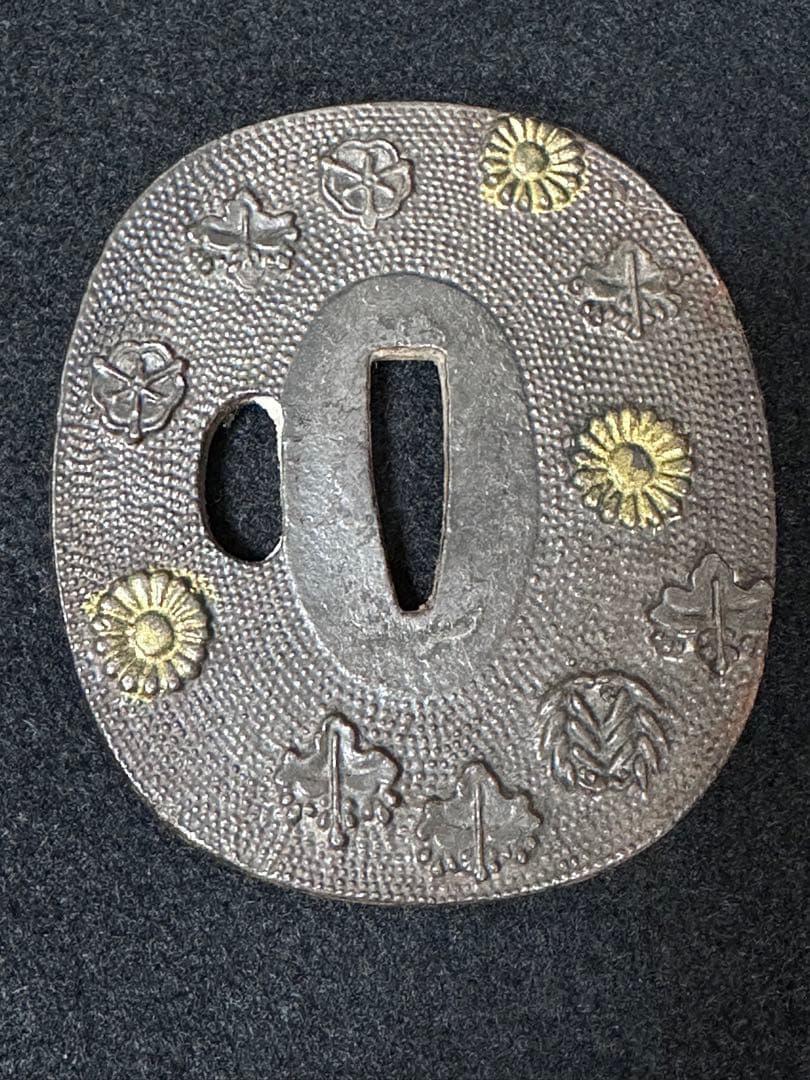 古美術　鉄地鍔三点まとめ　B 透鍔など　刀装具