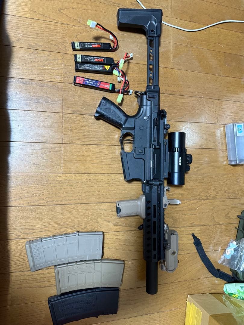 次世代電動ガン バッテリー・マガジン付き