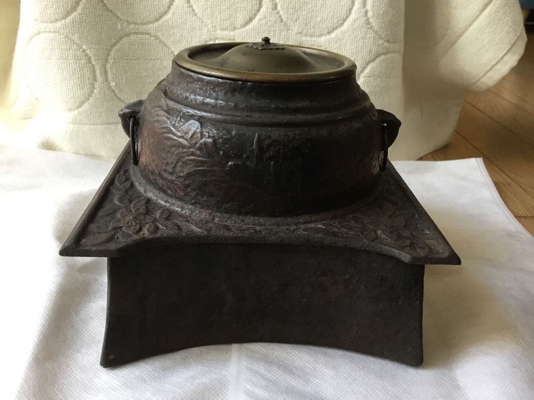 時代物　骨董　鉄瓶　茶釜　茶道具　茶器　真鍮蓋　美術品　レトロ　アンティーク