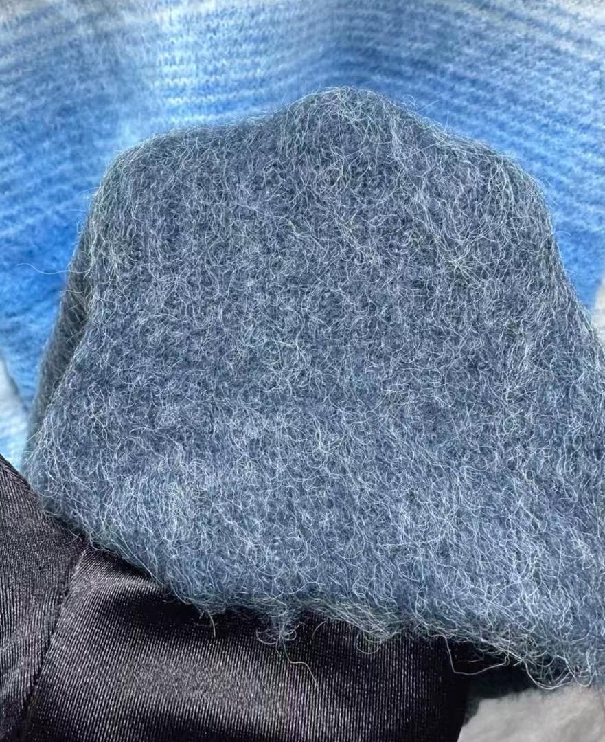 OFF‑WHITE アロー モヘア ワイドフィット ホワイトグラデーション