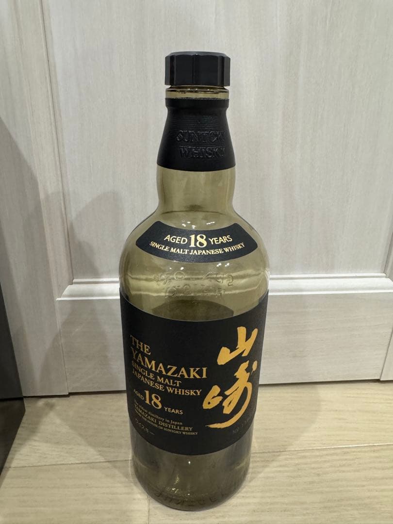 山崎 18年 シングルモルトウイスキー 700ml 空き瓶　箱付き