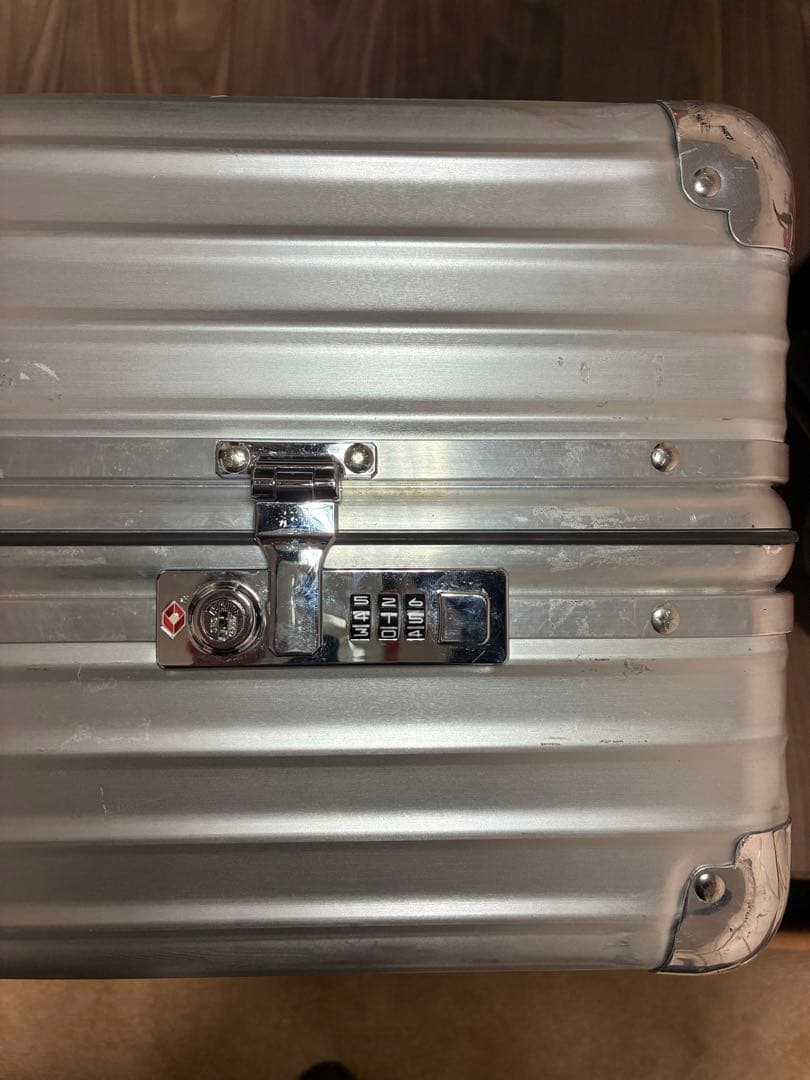 リモワ　クラシックフライト974.70 78ℓキャリーケース TSAロック付き