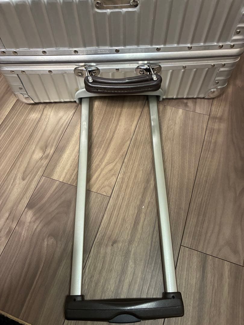 リモワ　クラシックフライト974.70 78ℓキャリーケース TSAロック付き