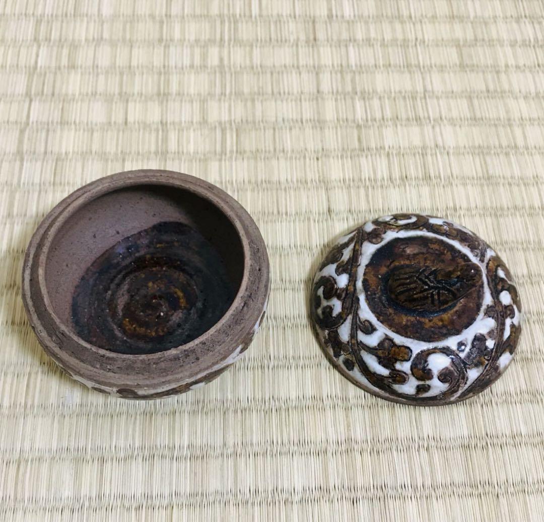 スンコロク　香合　タイ 宋胡録　箱付き　茶道具 　陶器製の蓋付き容器 木箱付き