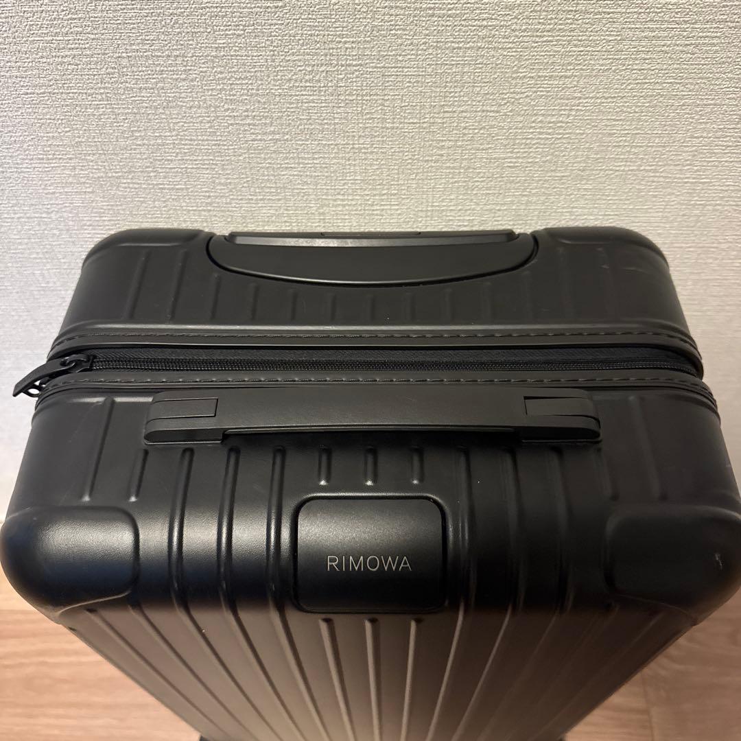 リモワ エッセンシャルキャビン マットブラック 36L
