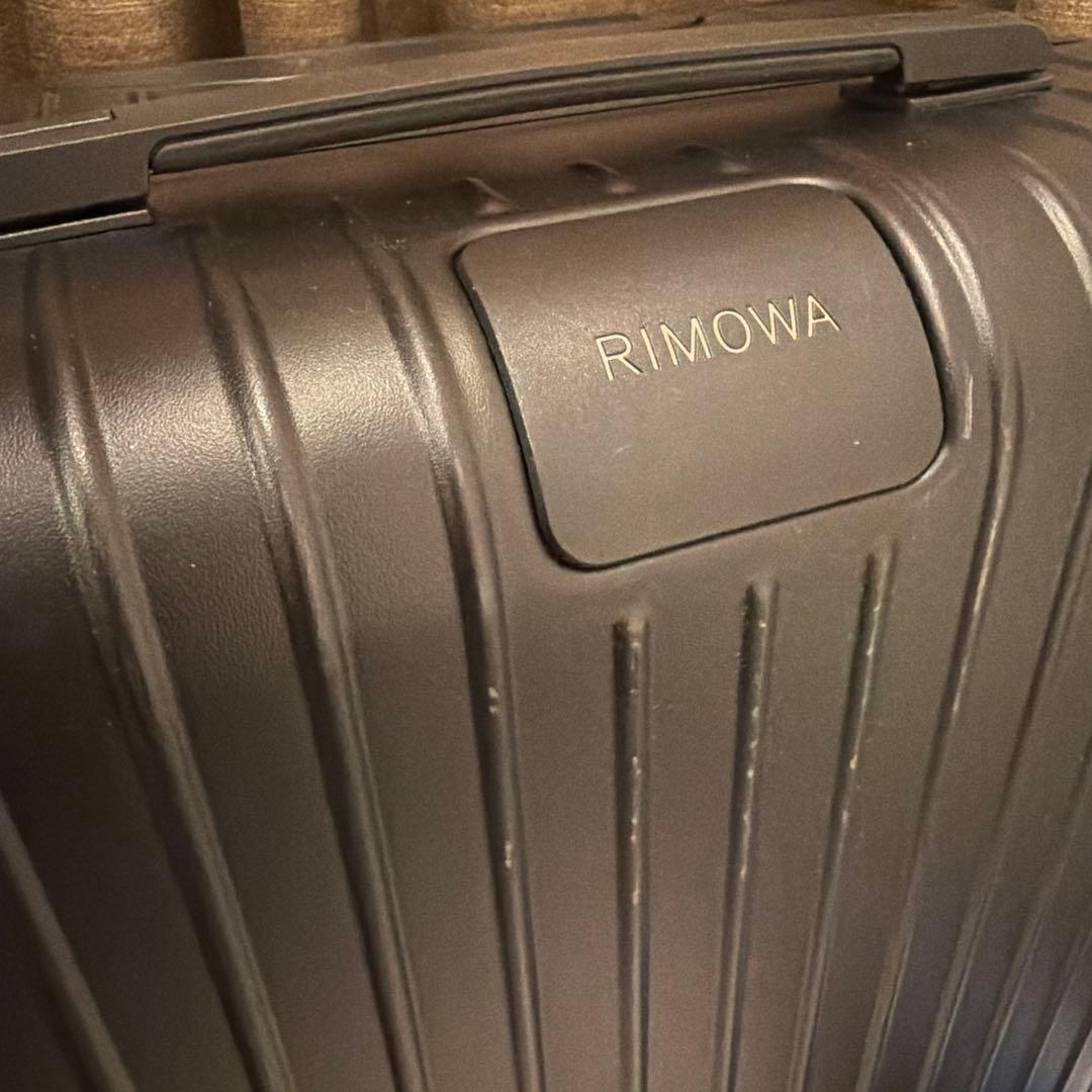 リモワ エッセンシャルキャビン マットブラック 36L