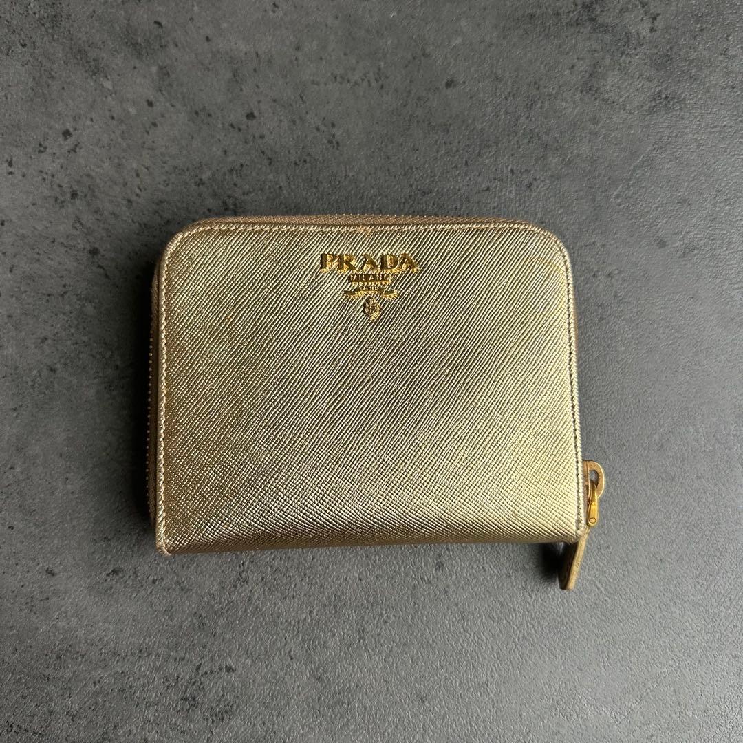 PRADA サフィアーノレザー ゴールド 二つ折財布　コンパクトウォレット