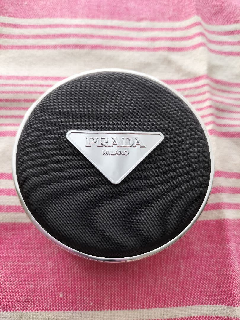 【リフィルとパフは新品未使用】PRADA クッションファンデーション　LN10