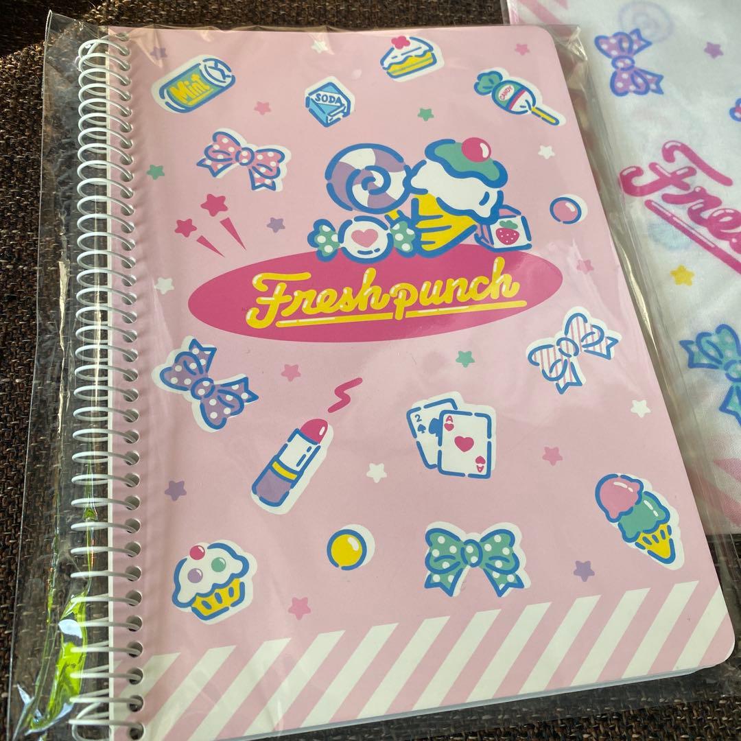 サンリオ Fresh Punch メモ帳ノート ハンカチ ギフトバッグセット