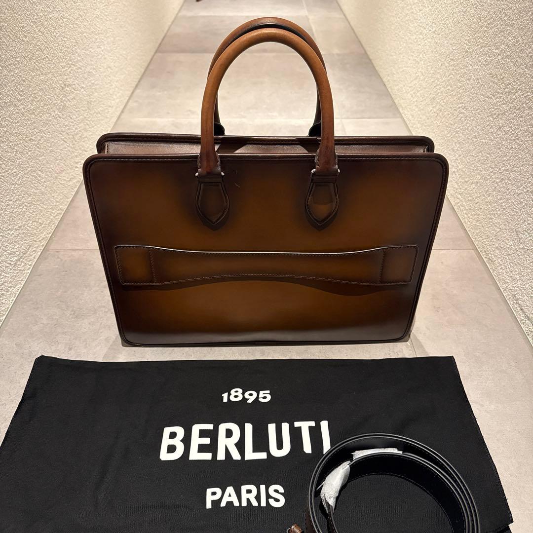 【美品】ベルルッティ アンジュール パティーヌレザー【定価682,000】希少