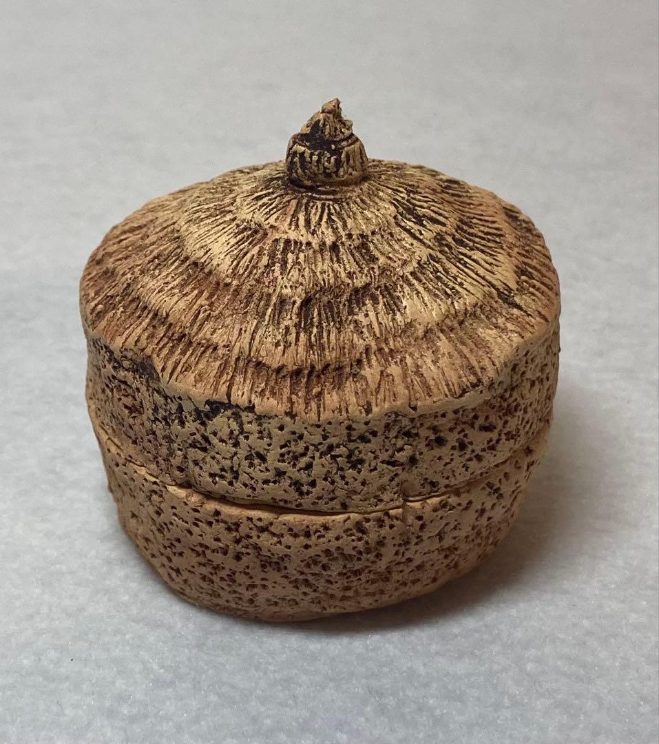 B264h 「わらぐろ香合」佐々木二六作　二六焼　共布共箱　茶道具　愛媛　天神蟹