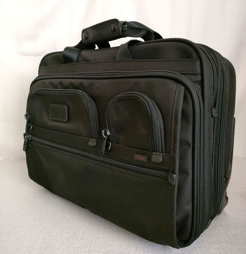 【極美品】TUMI 26127DH キャリーバッグ　機内OK　拡張可能　黒