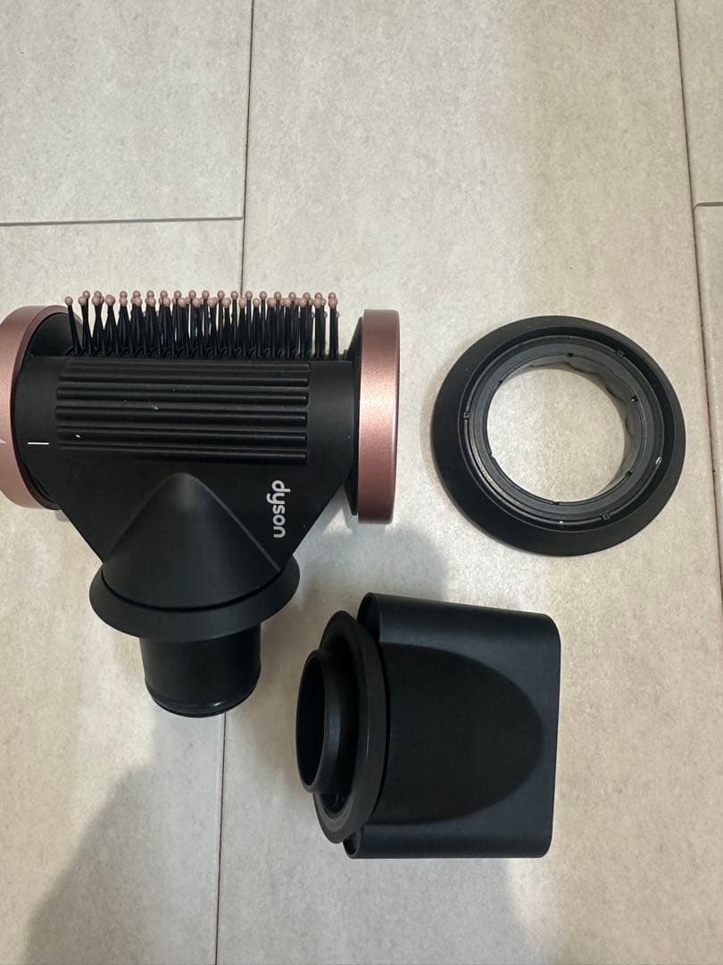 ダイソン　ヘアドライヤー