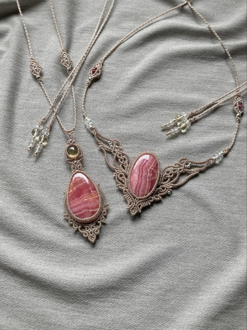 インカローズ　マクラメネックレス