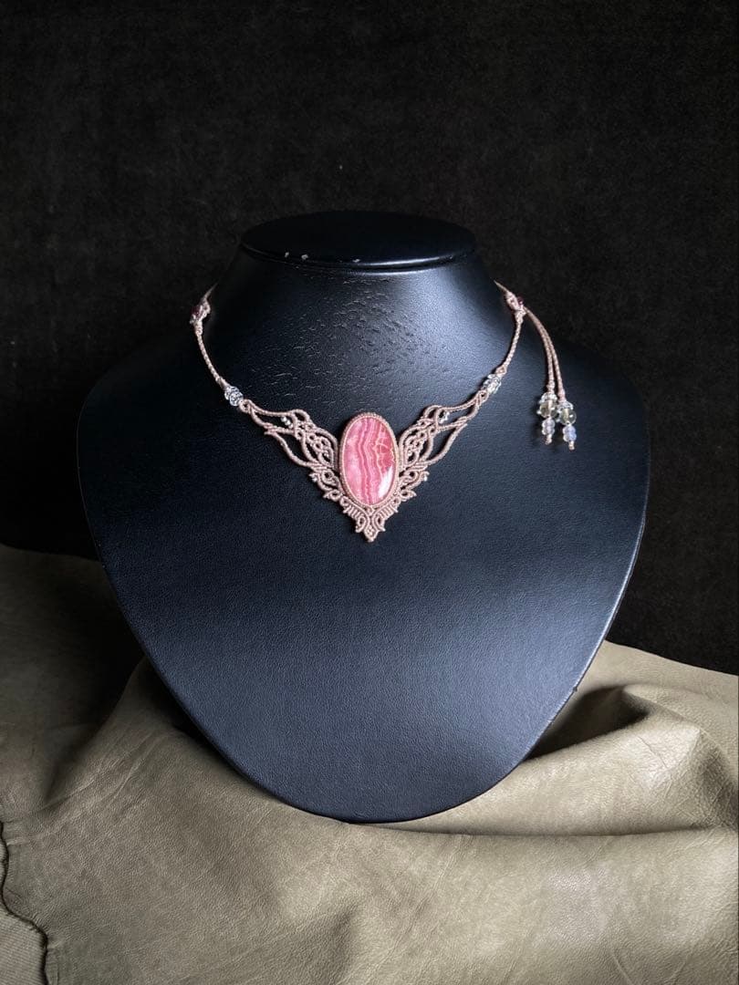 インカローズ　マクラメネックレス