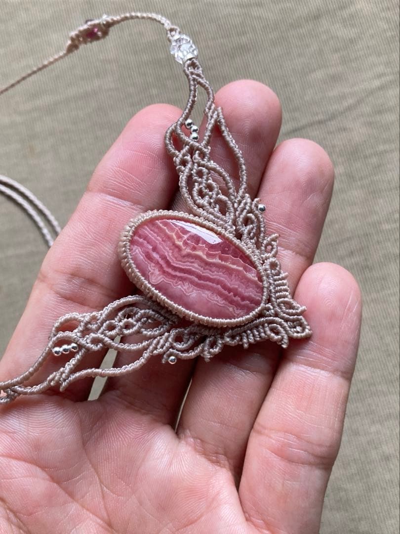 インカローズ　マクラメネックレス