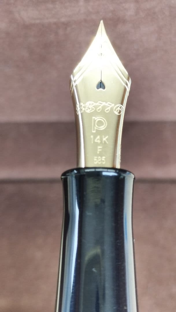 【未使用】アカブライヤー　センチュリー3776　プラチナ万年筆 F（細字）