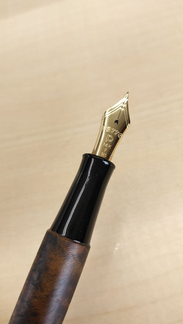 【未使用】アカブライヤー　センチュリー3776　プラチナ万年筆 F（細字）