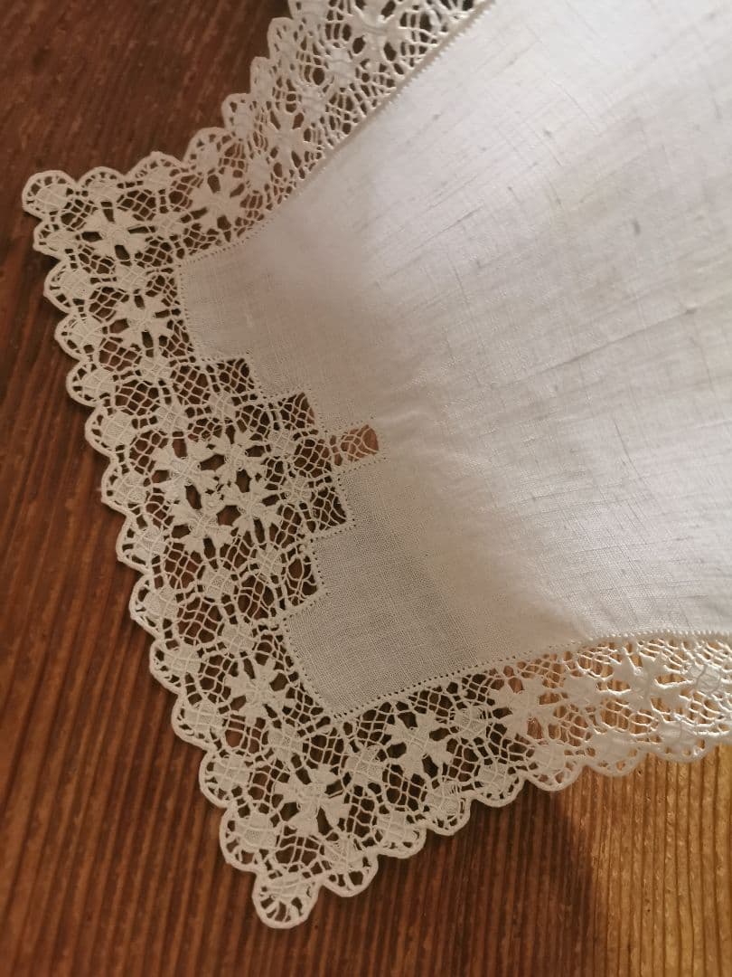 アンティークイギリス ホワイトニードルワークsabaレース梯子刺繍リネンクロス