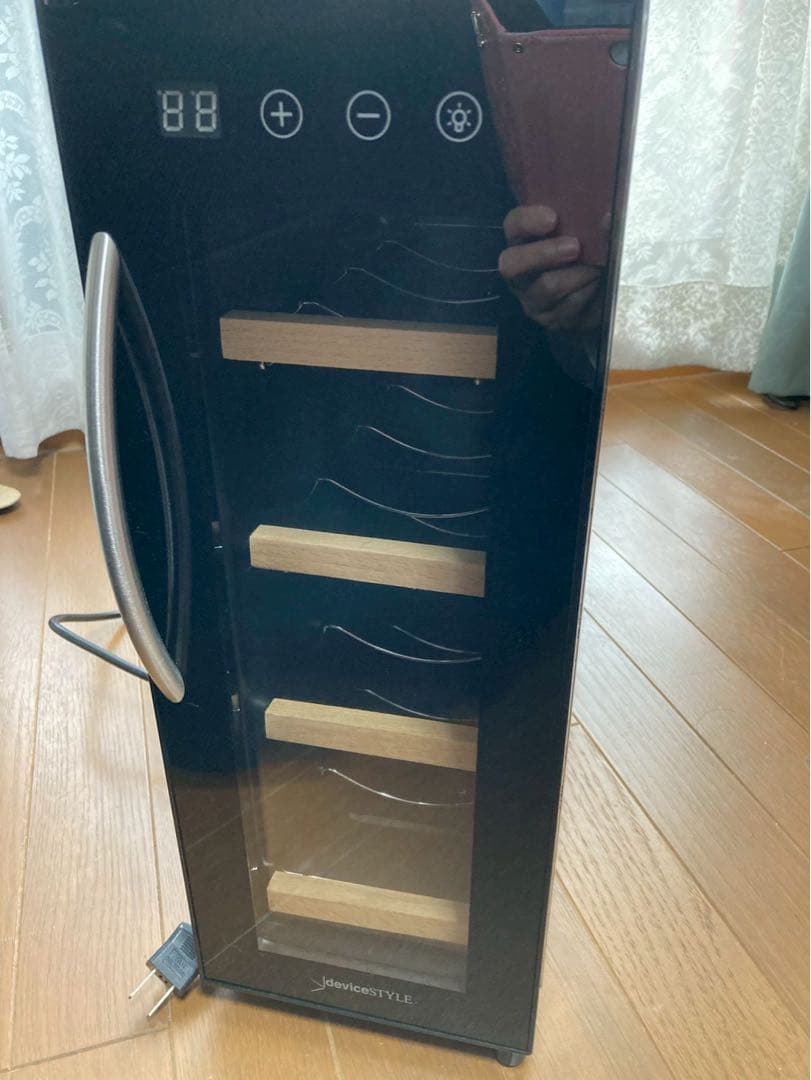 2024年製 電子式ワインセラー CE-4W-K/W