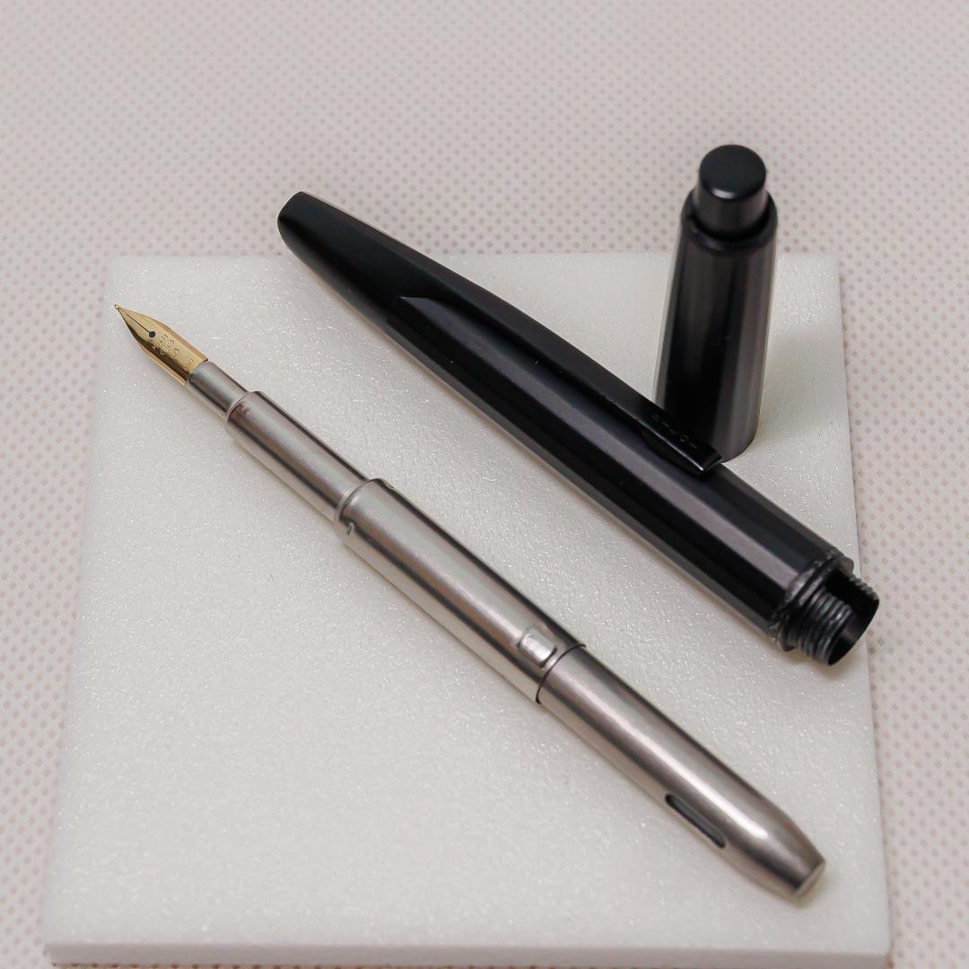 【希少】PILOT 　”多面体”　キャップレス　マットブラック