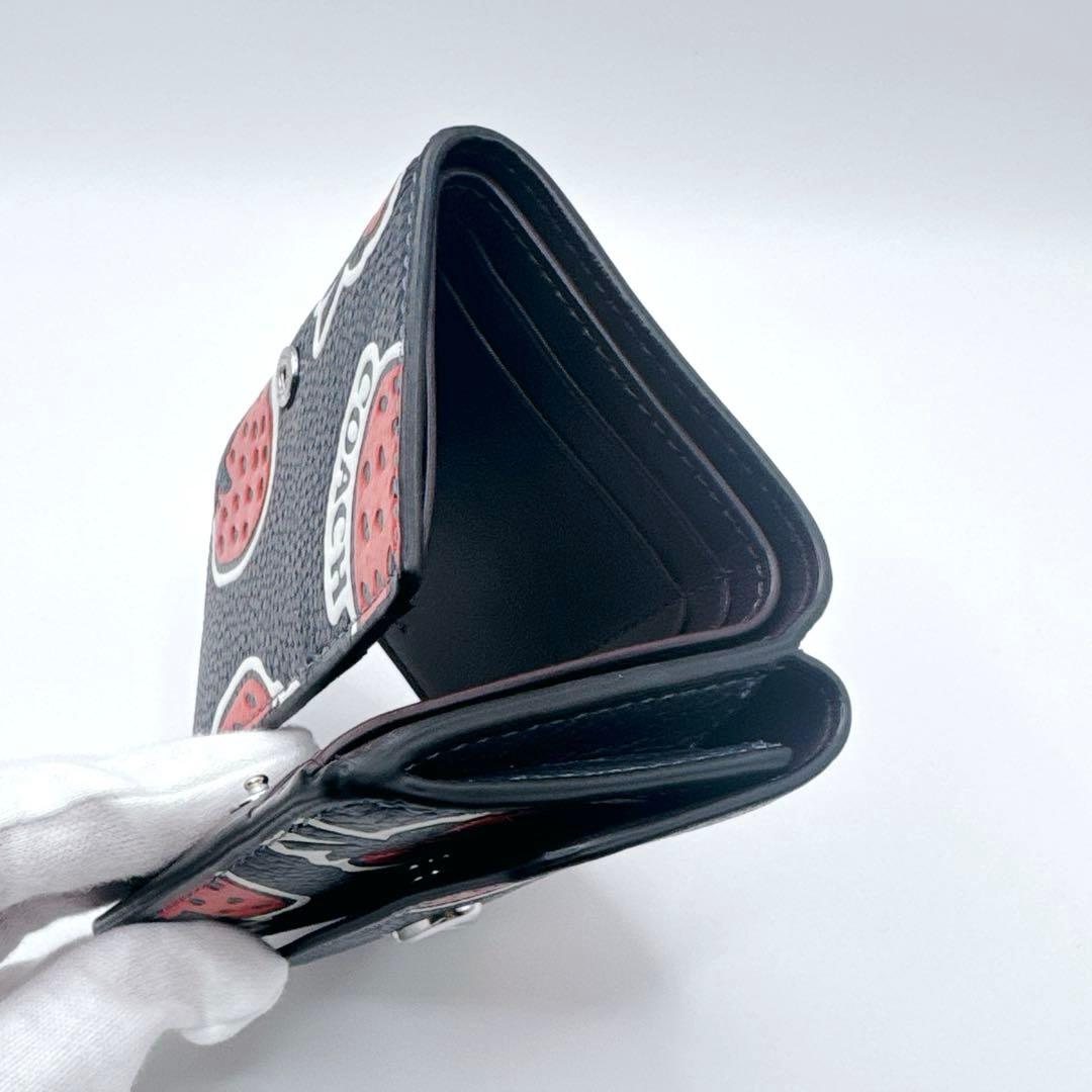 【極美品】coach コーチ 三つ折り 財布 苺 レザーネイビー